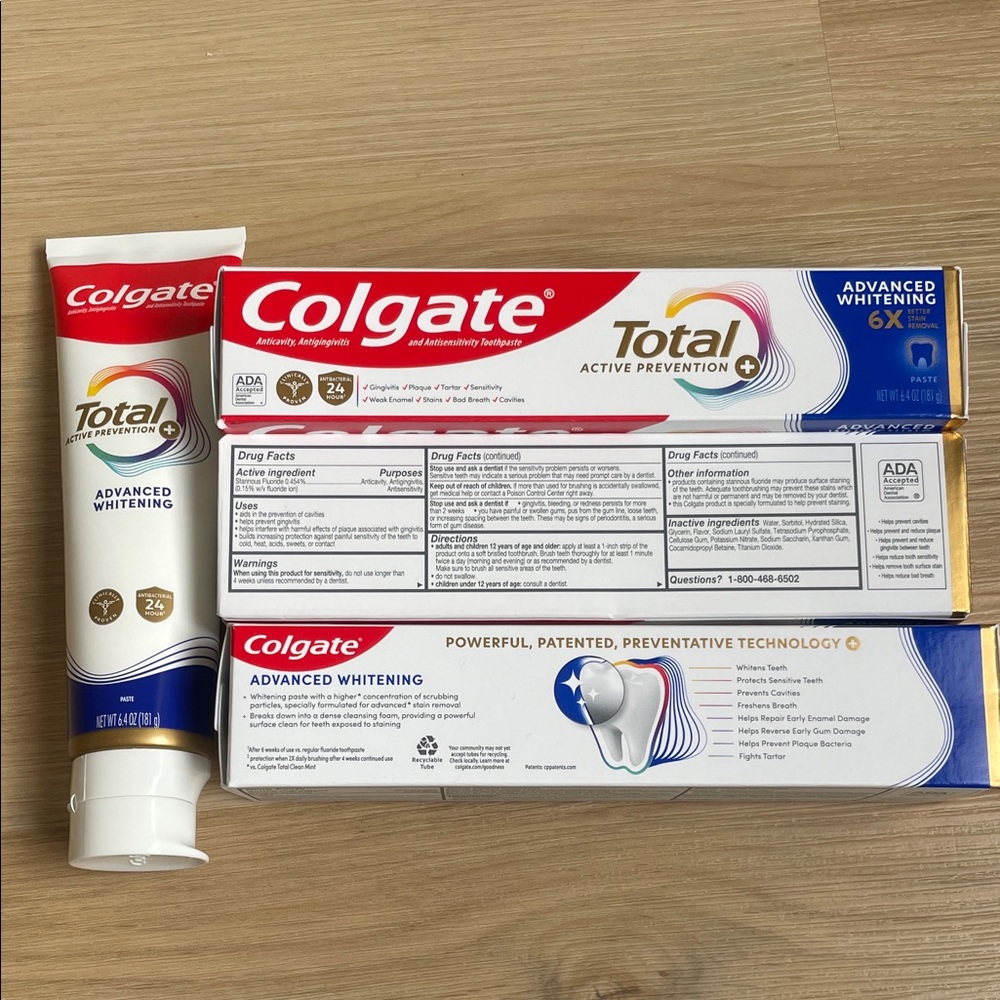 ColgateToothpaste - 4 Pack Advanced Whitening Toothpaste Never Used/NWT - Picture 2 of 2